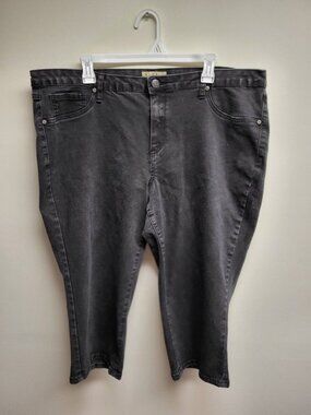 Earl Jeans Black Capri Jeans Size 20